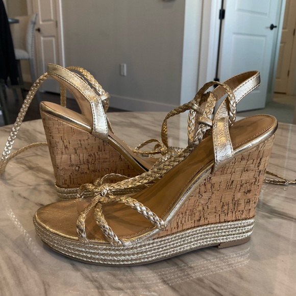 Women’s Metallic Woven Tie Cork Wedge Heel Sandals Gold Natural - Picture 2 of 6